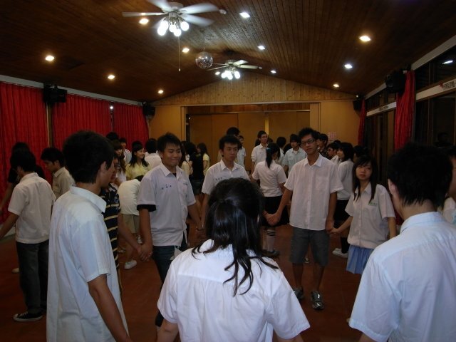 迎新制服夜
