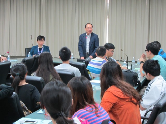 09王茂駿院長親臨和學生互動