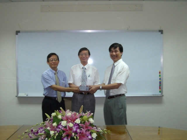 溫于平院長(卸任)與賀陳弘院長(新任)交接典禮