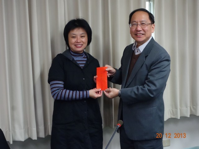 王茂駿院長與呂惠儒小姐合影