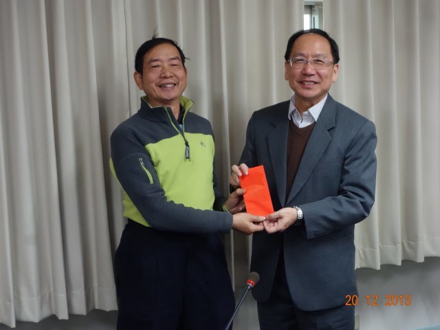 王茂駿院長與張泉先生合影