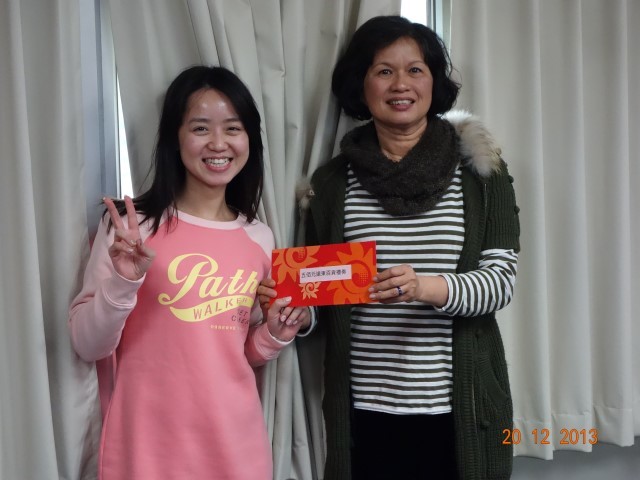 陳彩珠小姐與黃卿如小姐合影