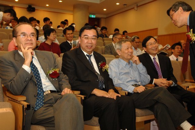 陳文華院長、葉銘泉院長、李家同院長、彭宗平校長、賀陳弘院長