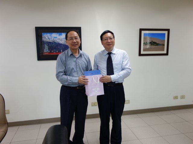 清華大學工學院王茂駿院長與湖南大學工學院張力校長合影1